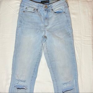 Light Washed Aeropostale Ripped Skinny Jeans